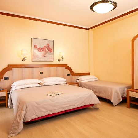 Hotel Promenade Montesilvano Marina Kültér fotó