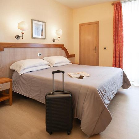 Hotel Promenade Montesilvano Marina Kültér fotó
