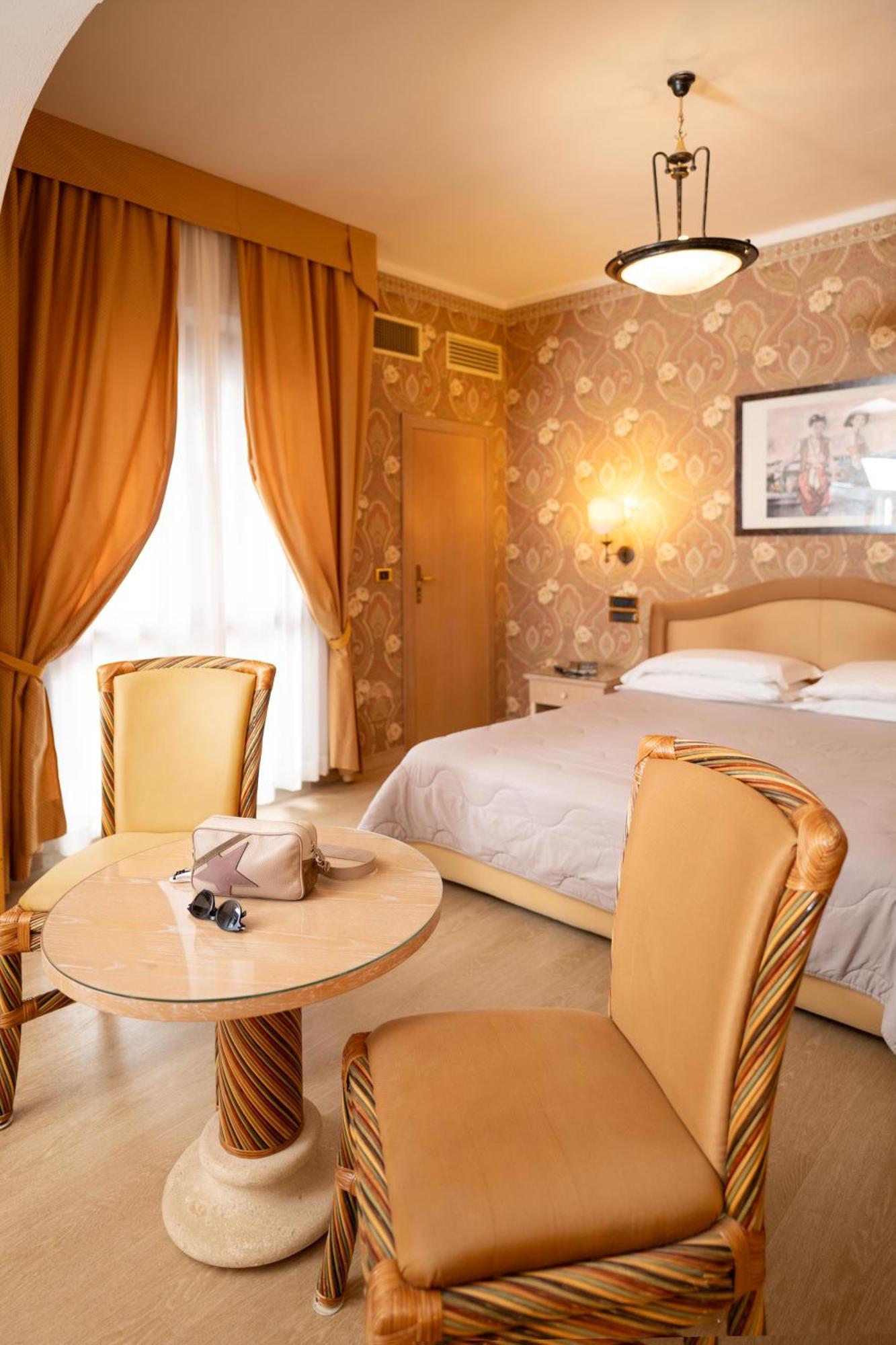 Hotel Promenade Montesilvano Marina Kültér fotó