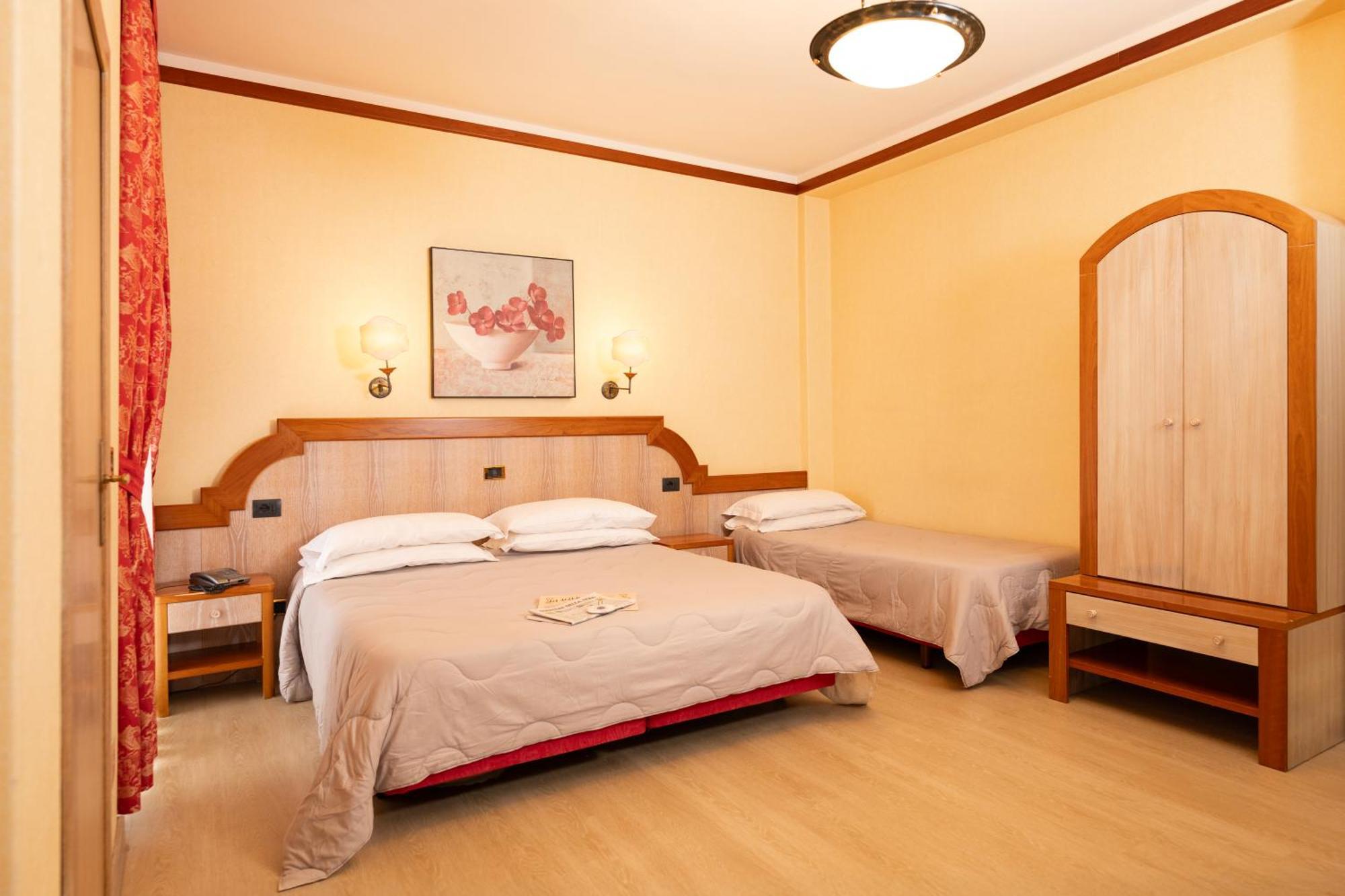 Hotel Promenade Montesilvano Marina Kültér fotó